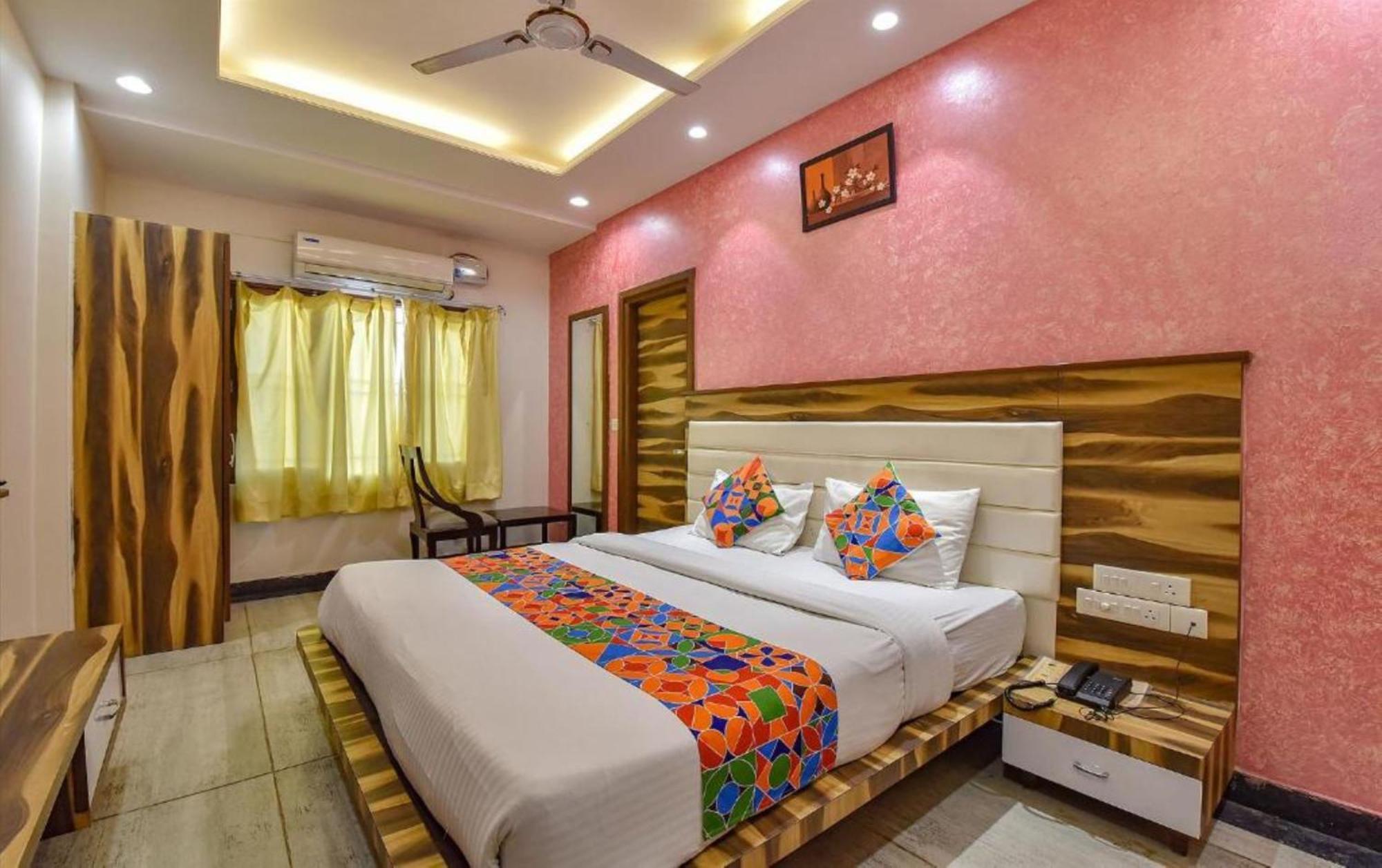 Wind Palace Hotel Jaipur Buitenkant foto